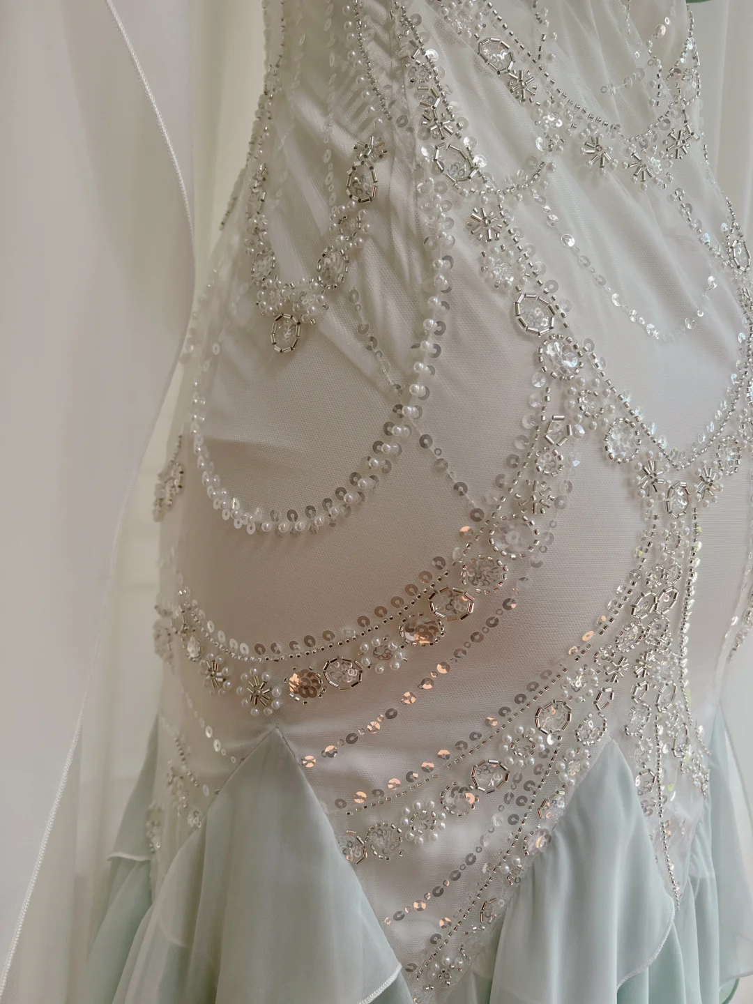Stunning Mermaid Spaghetti Strap Beaded Ruffle Green White Chiffon Prom Dress Evening Dress DP2491