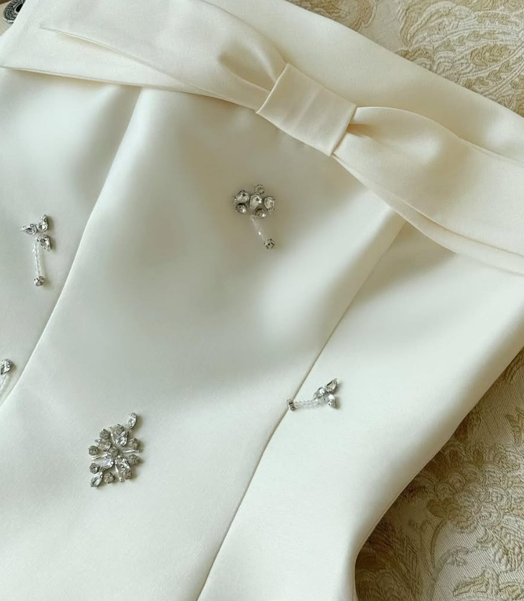 White A Line Strapless Bow Rhinestone Tulle Satin Short Homecoming Dress Cocktail Dress DP3947