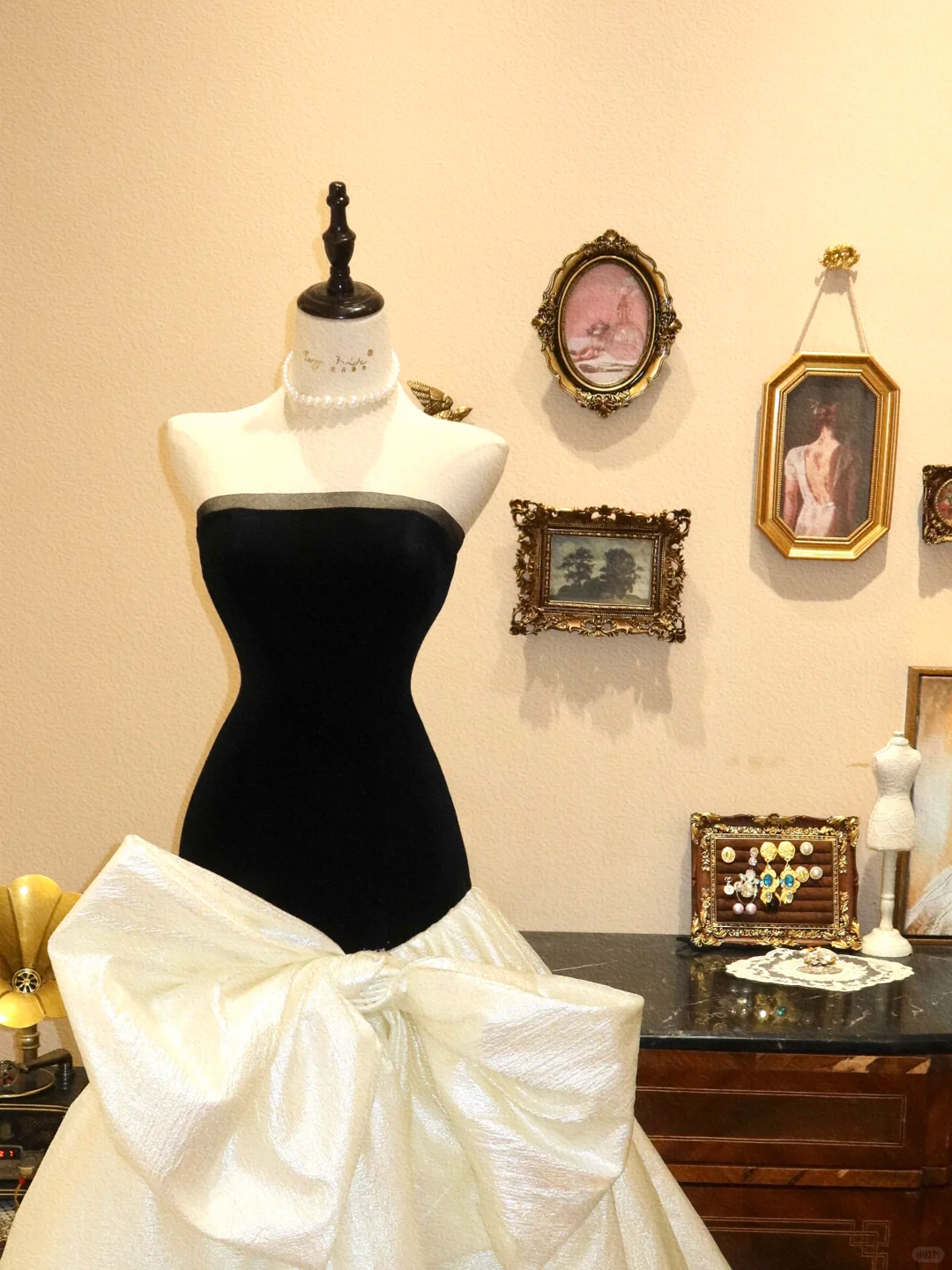 Classic Black-white Mermaid Strapless Satin Long Prom Dress Evening Dress DP7047