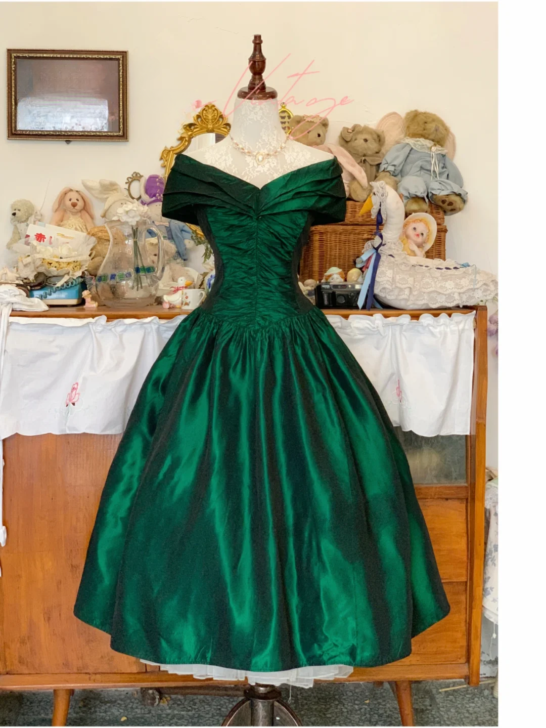 Vintage Classic Green A Line Off the Shoulder Satin Prom Dress 16th Birthday Dress DP4139