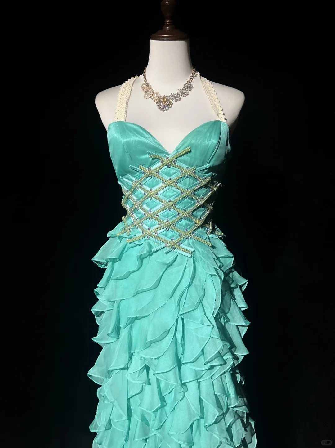 Retro A Line Halter Beaded Ruffle Blue Chiffon Prom Dress Party Dress DP2773