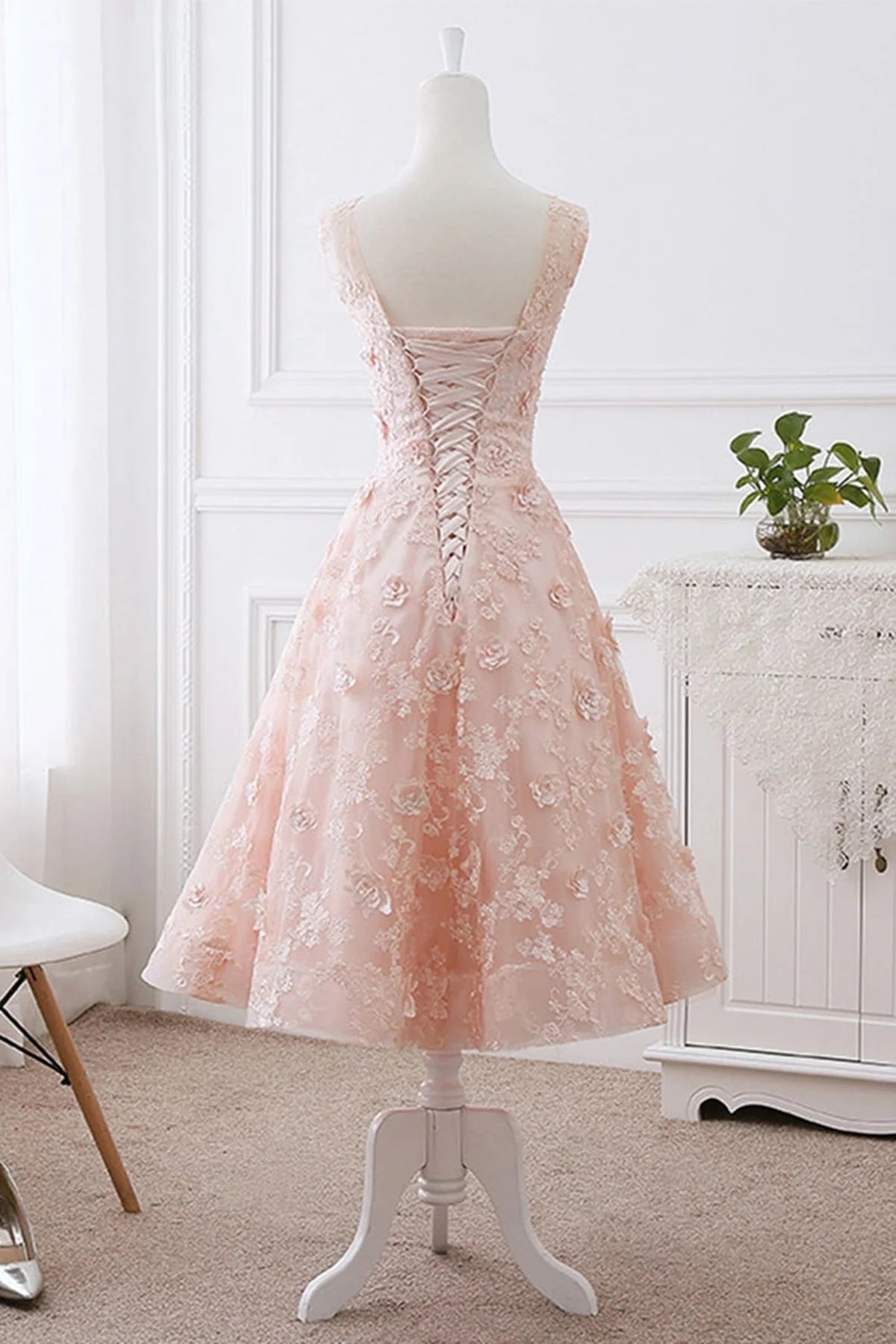 Round Neck Pink Floral Applique Short Homecoming Dresses Evening Dresses DP1069