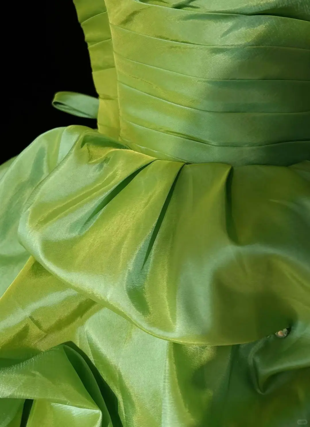 Green A Line Sweetheart Neck Pleated Satin Short Homecoming Dress DP2762
