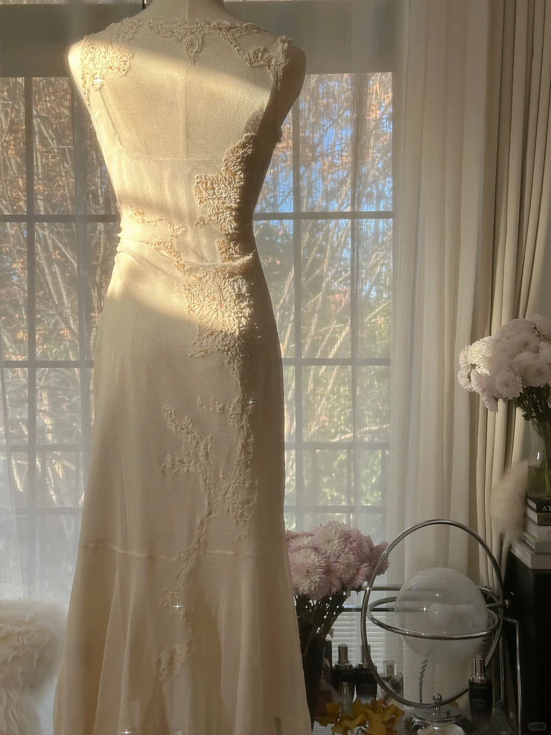 Gentle Mermaid V Neck Appliques White Chiffon Short Homecoming Dress Cocktail Dress DP2478