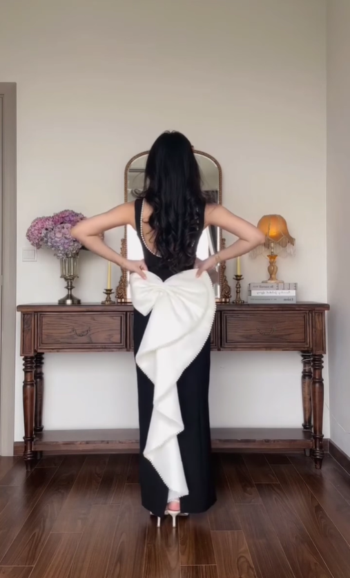 Classic Sheath Round Neck Satin Prom Dress with Bow DP4365