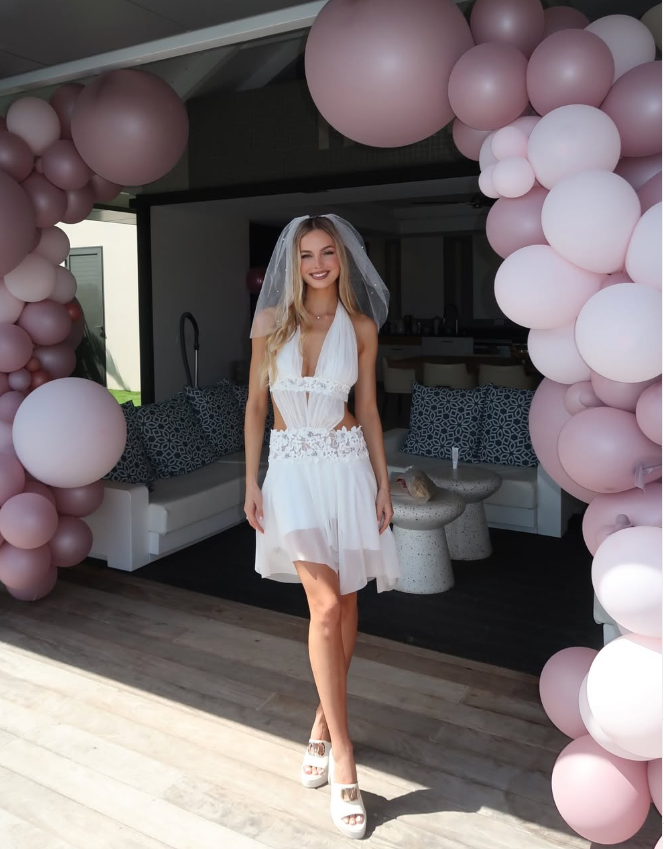Stunning A Line V Neck Floral White Tulle Short Homecoming Dress Party Dress Outfit DP3535