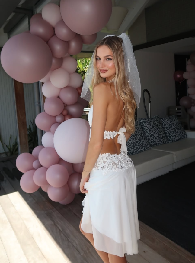 Stunning A Line V Neck Floral White Tulle Short Homecoming Dress Party Dress Outfit DP3535