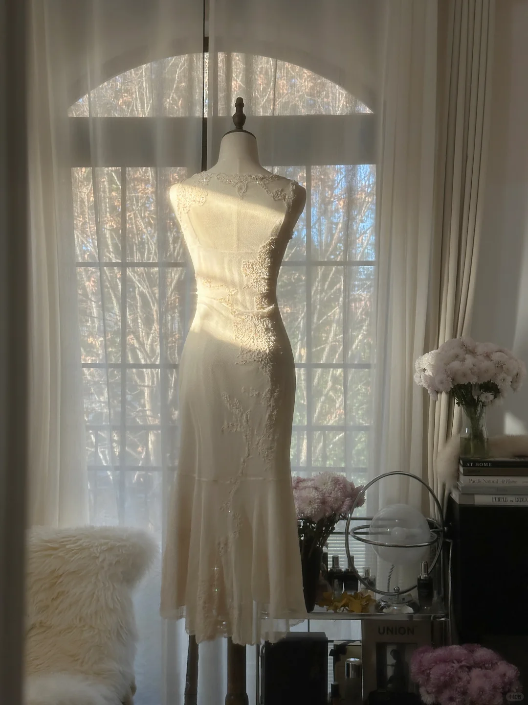 Gentle Mermaid V Neck Appliques White Chiffon Short Homecoming Dress Cocktail Dress DP2478