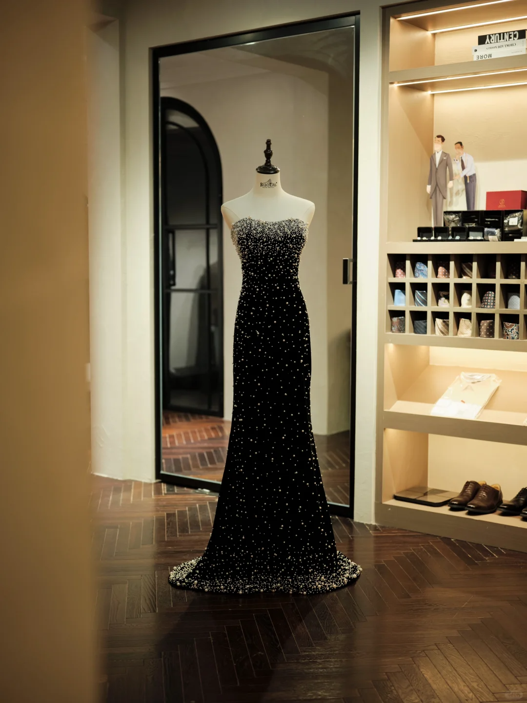 Gorgeous Mermaid Sweetheart Neck Pearl Black Satin Long Prom Dress Evening Dress DP2175
