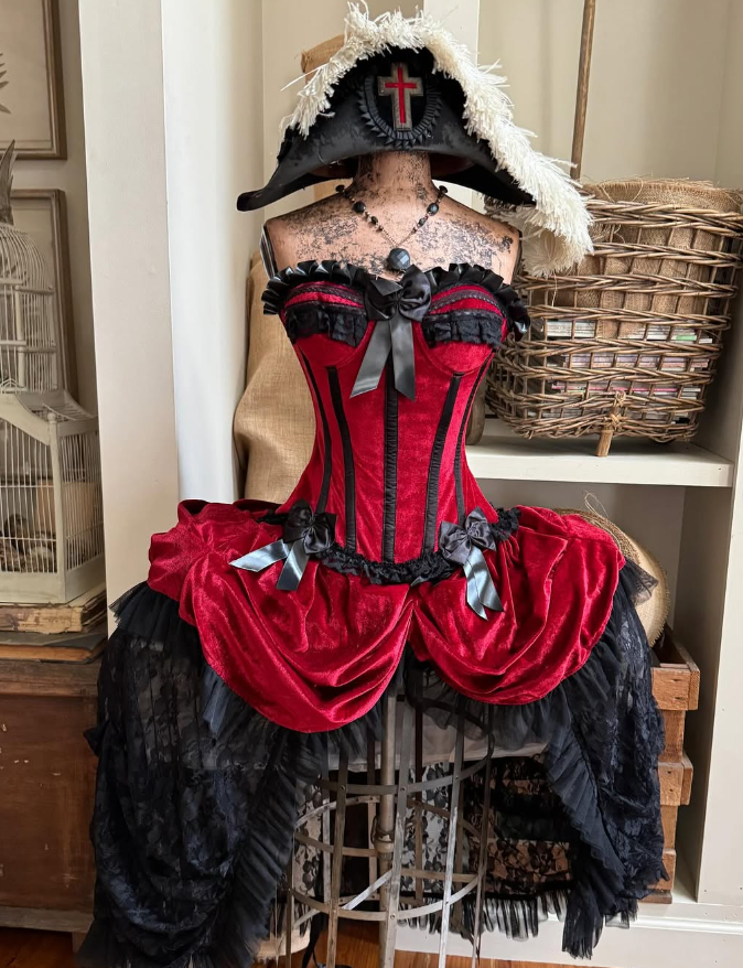 Lolita Ball Gown Sweetheart Neck Black Lace Red Velvet Short Homecoming Dress DP1815