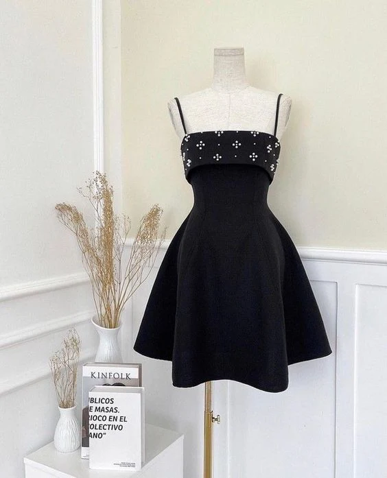 Elegant Spaghett Straps Satin Black Short Birthday Outfits Homecoming Dress DP538