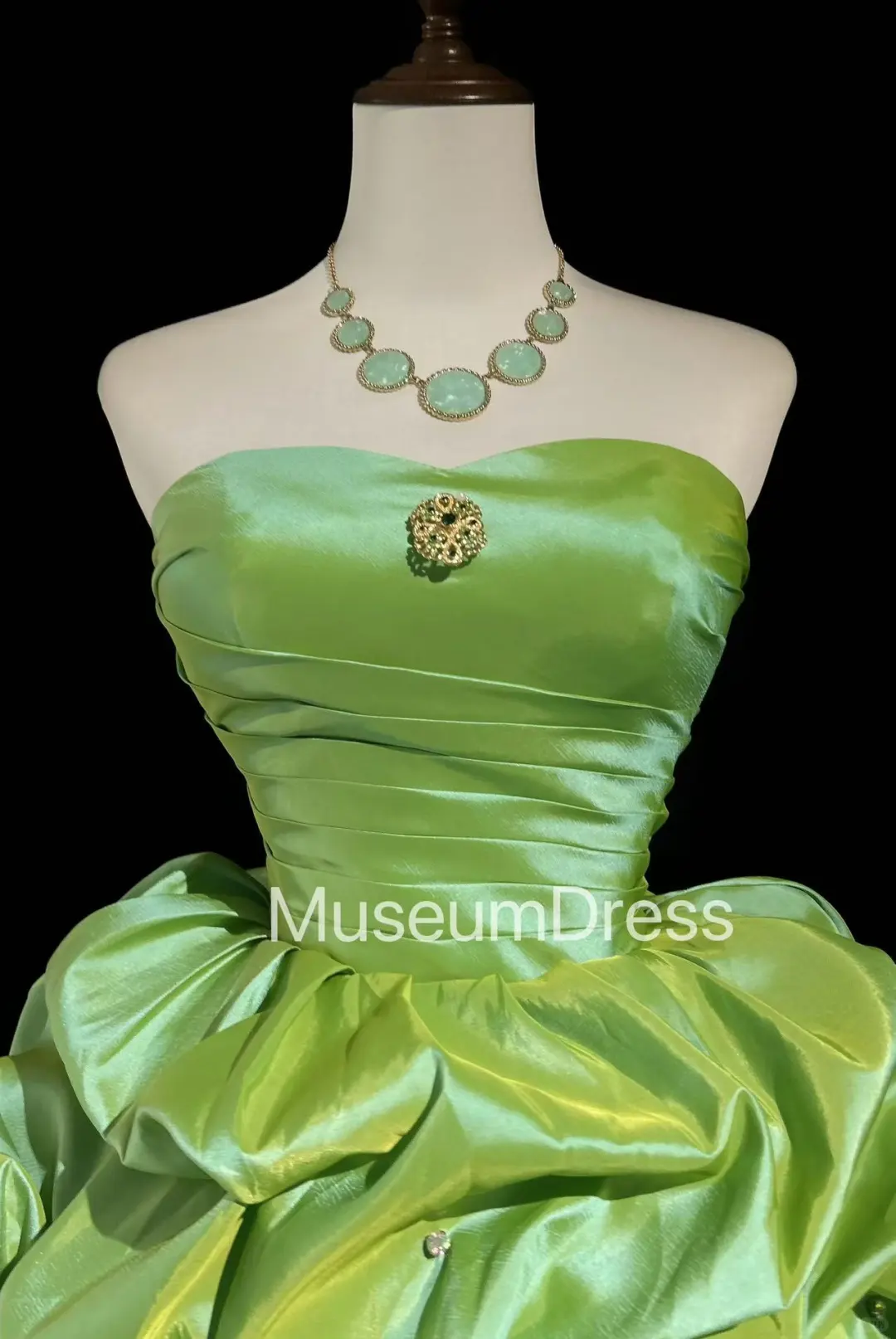 Green A Line Sweetheart Neck Pleated Satin Short Homecoming Dress DP2762