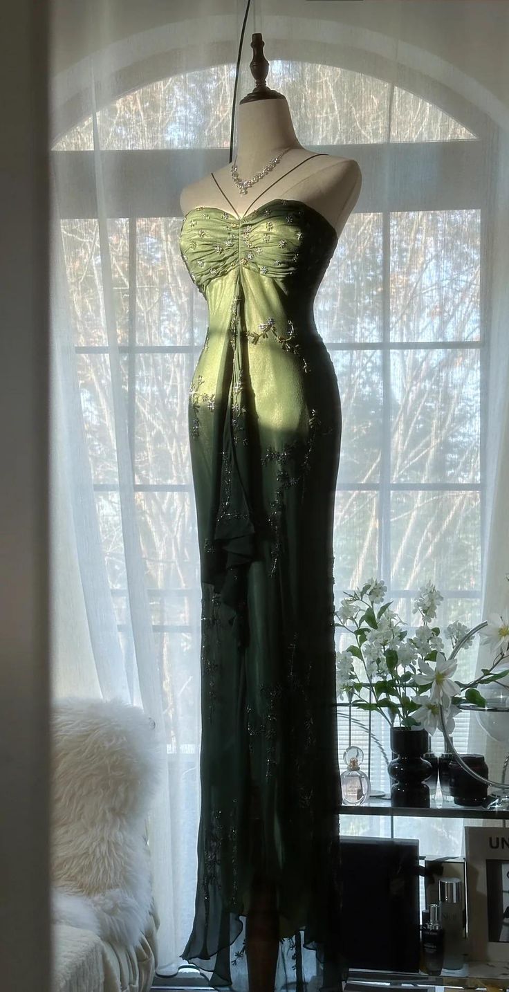 Charming Sheath Halter Beaded Green Chiffon Long Party Dress Evening Dress DP2331