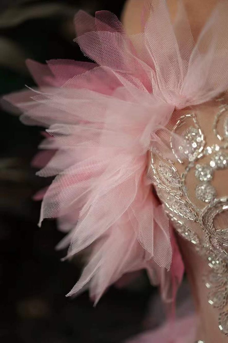 Enchanting Strapless Ruffled Beading Sequins Tulle Prom Dresses With Split DP808