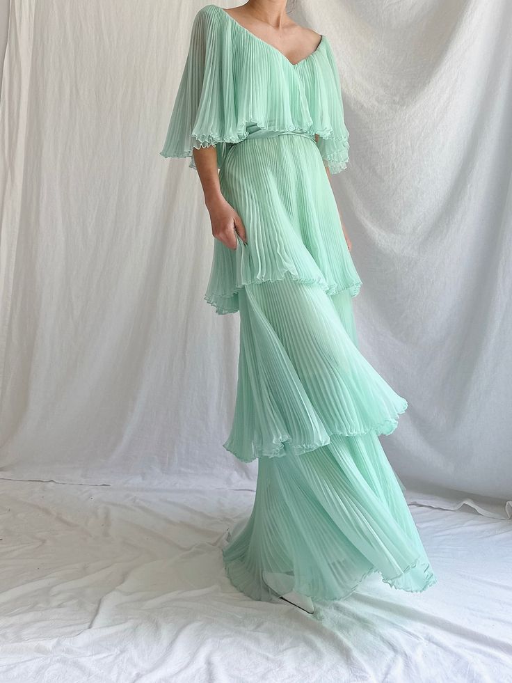 Mint Green A Line V Neck Layered Chiffon Party Dress Outfits DP3723