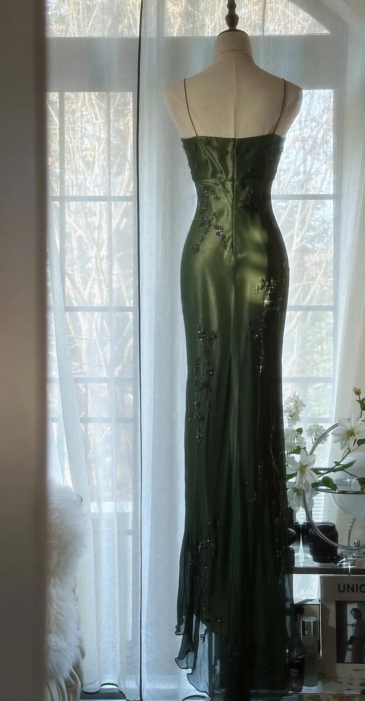 Charming Sheath Halter Beaded Green Chiffon Long Party Dress Evening Dress DP2331