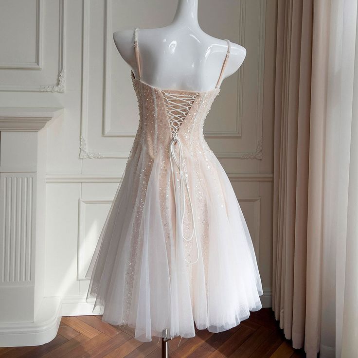 Elegant A Line Spaghetti Straps Sequins Tulle Short Homecoming Dress Outfits DP1286