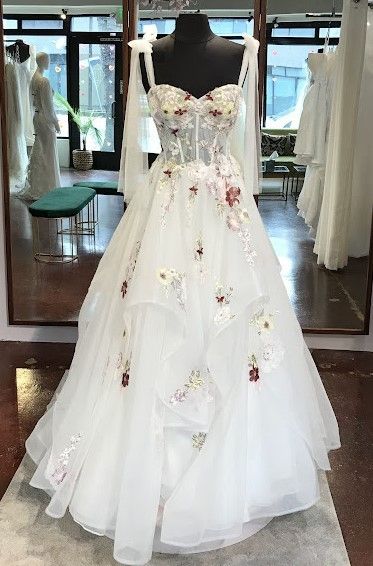 Pretty A Line Straps Appliques White Tulle Prom Dress Wedding Dress DP4101