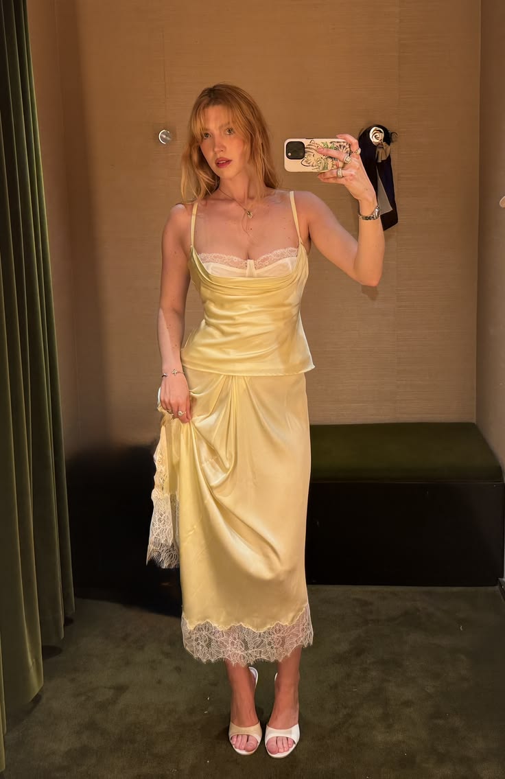 Two Piece A Line Straps Lace Yellow Satin Long Prom Dress Outfits DP6824