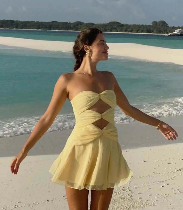 Sweety Yellow A Line Sweetheart Neck Chiffon Short Homecoming Dress Outfits DP4630