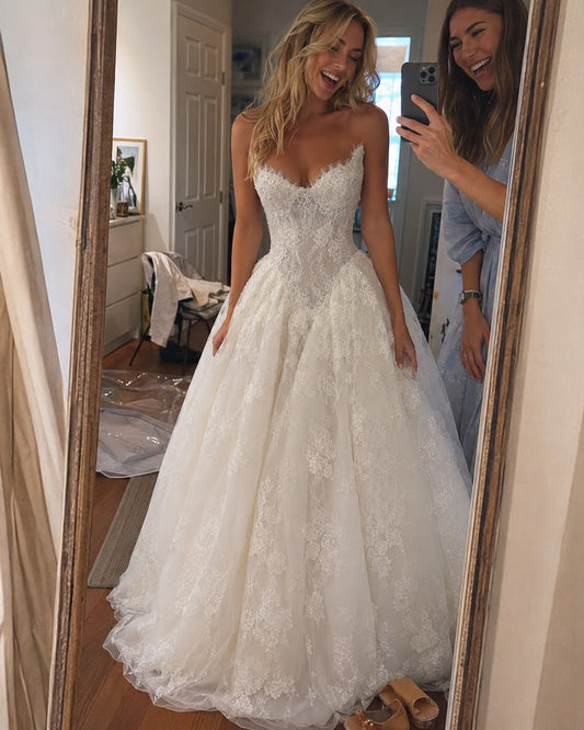 Romantic A Line Sweetheart Neck White Lace Long Wedding Dress DP7998
