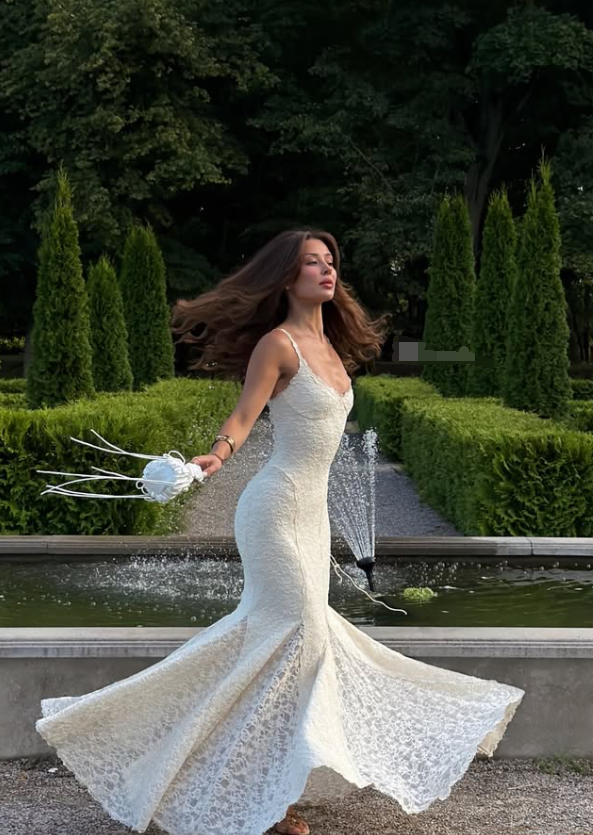 Romantic Mermaid Spaghetti Strap Ivory Lace Prom Dress Evening Dress DP7821