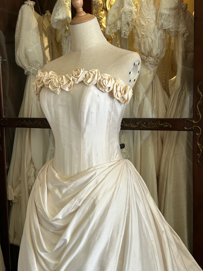 1950s A Line Sweetheart Neck Rose Satin Wedding Dress DP5291