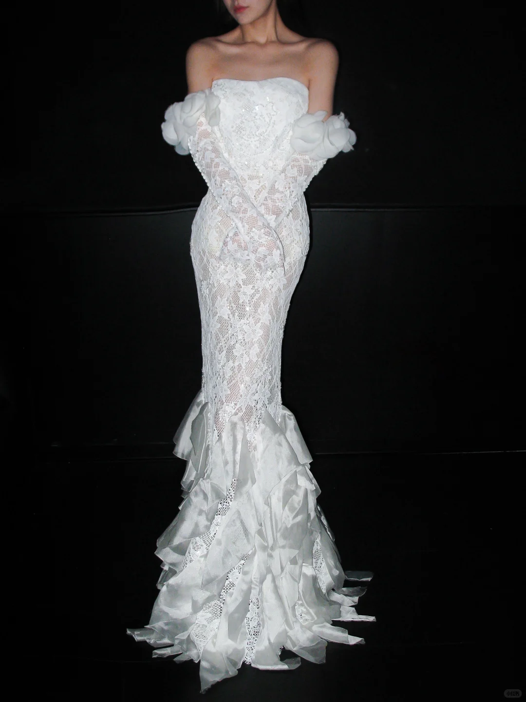 Chic Mermaid Sweetheart Neck White Lace Ruffle Satin Long Wedding Dress DP8121