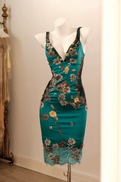 Vintage Sheath V Neck Embroidery Satin Short Prom Dress Homecoming Dress DP5439