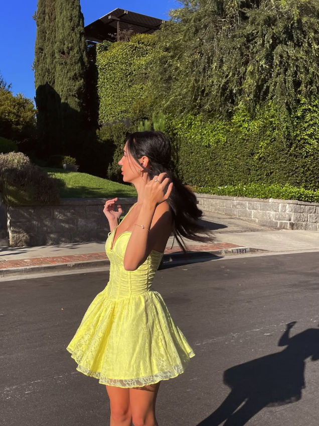 Cute A Line Halter Yellow Lace Short Formal Homecoming Dress Middle School Short 16th Birthday Outfits Graduation Dress Cocktail Dresses DP2939
