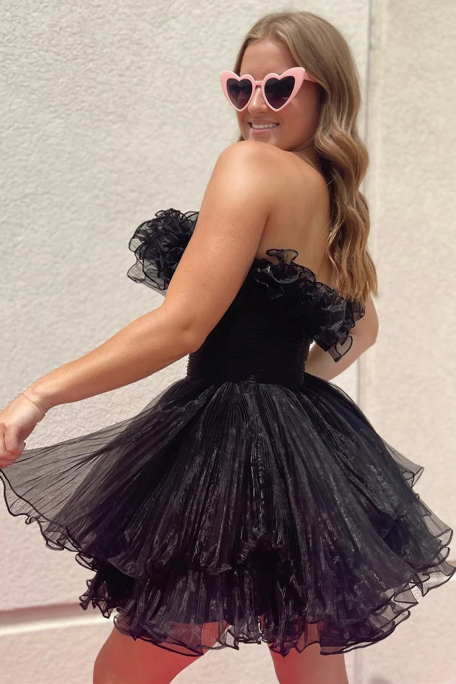 Black Strapless Pleated Tulle Short Homecoming Dress with Ruffles DP7261