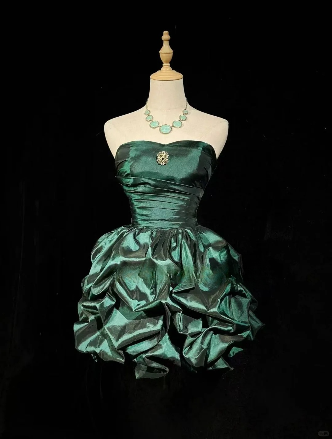Hunter Green A Line Sweetheart Neck Pleated Satin Short Homecoming Dress DP2763