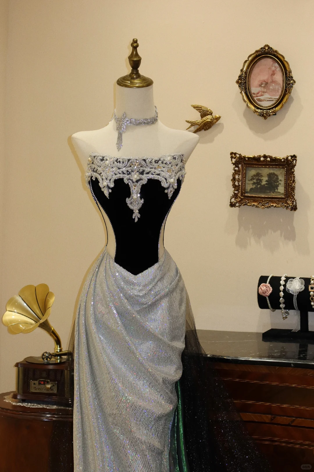 Classic A Line Strapless Beaded Silver Sequin Black Velvet Prom Dress Evening Dress DP3903