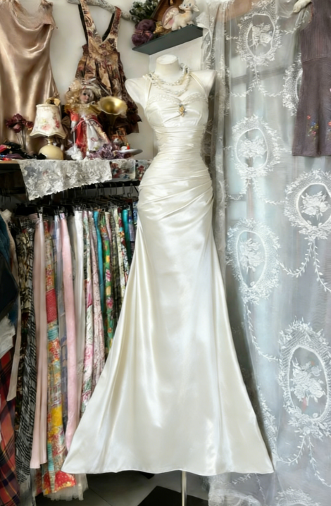 Vintage Halter Mermaid Long Prom Dresses Beaded Satin Blue Evening Dresses Birthday Dresses DP4596