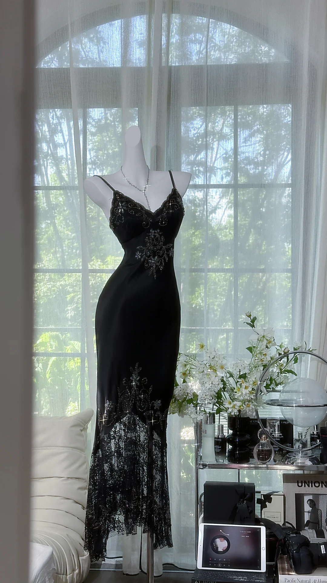 Sexy Vintage Black Mermaid Straps Beaded Lace Satin Prom Dress DP4946
