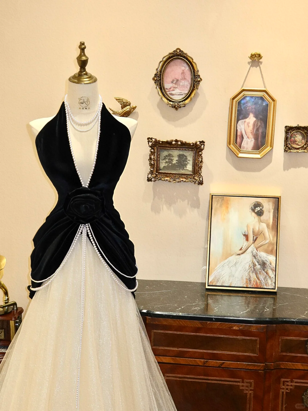 Classic White-Black A Line V Neck Velvet Tulle Prom Dress Wedding Guest Dress DP3920