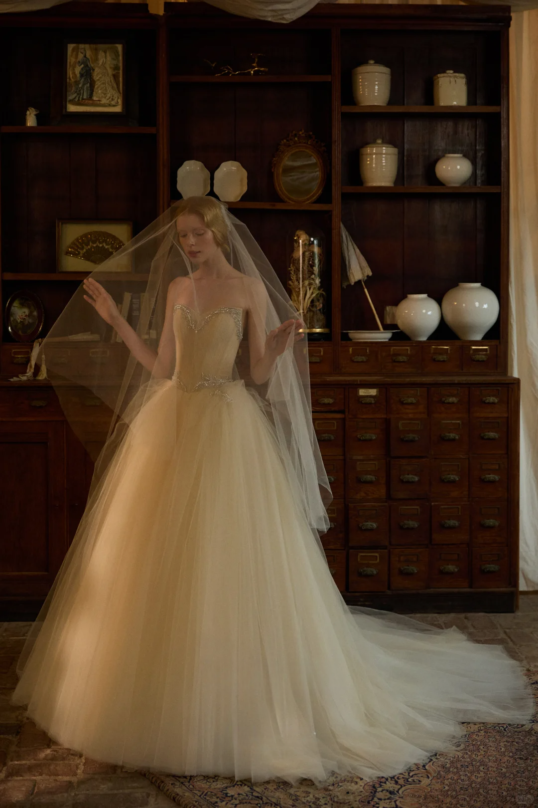 Gentle Ball Gown Sweetheart Neck Exquisite Beaded Tulle Long Prom Dress Wedding Dress DP3924
