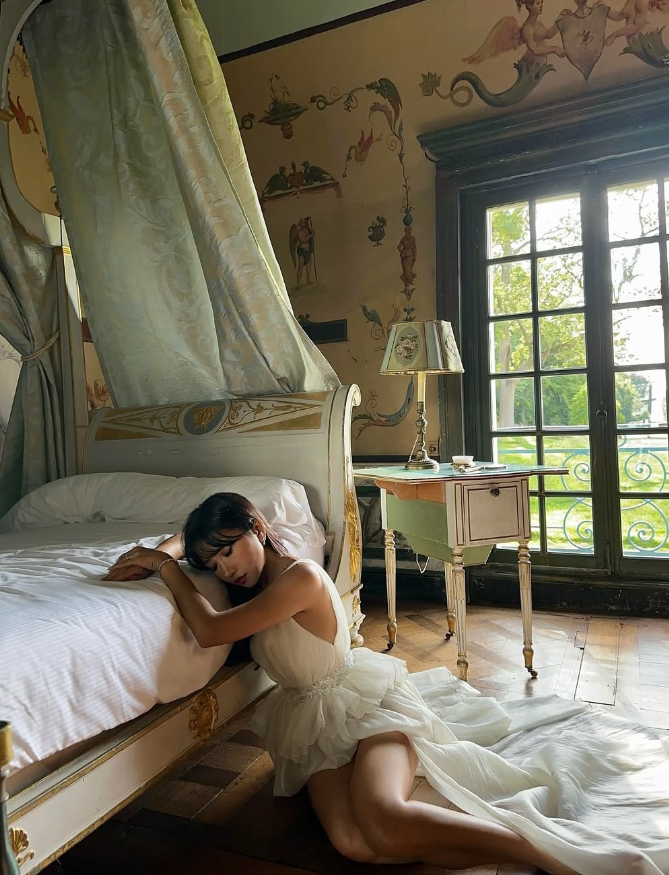 Elegant A Line V Neck Beaded White Chiffon Prom Dress Evening Dress with Slit DP4403