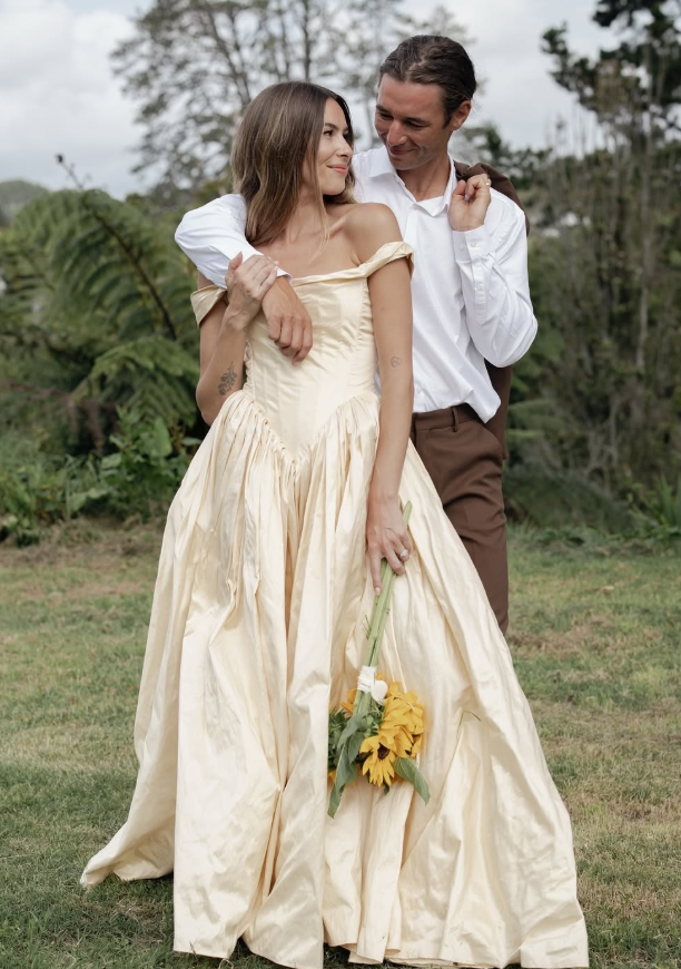 Vintage Classic A Line Off the Shoulder Satin Long Sweep Wedding Dress DP5225