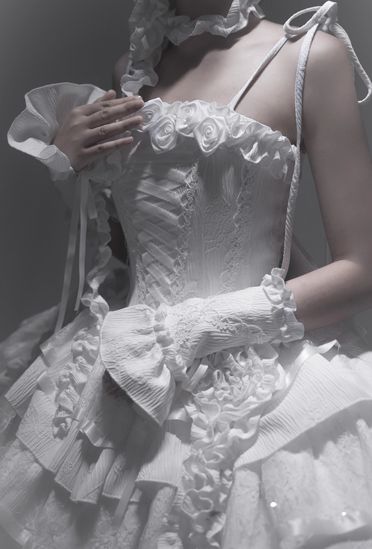 White Roses Neckline Lolita Goth Boning Dress Sequins Tiered Ruffle Dress DP4494