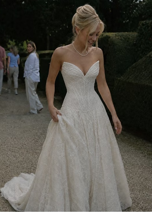 Pretty A Line Sweetheart Neck White Corset Lace Long Wedding Dress DP7986