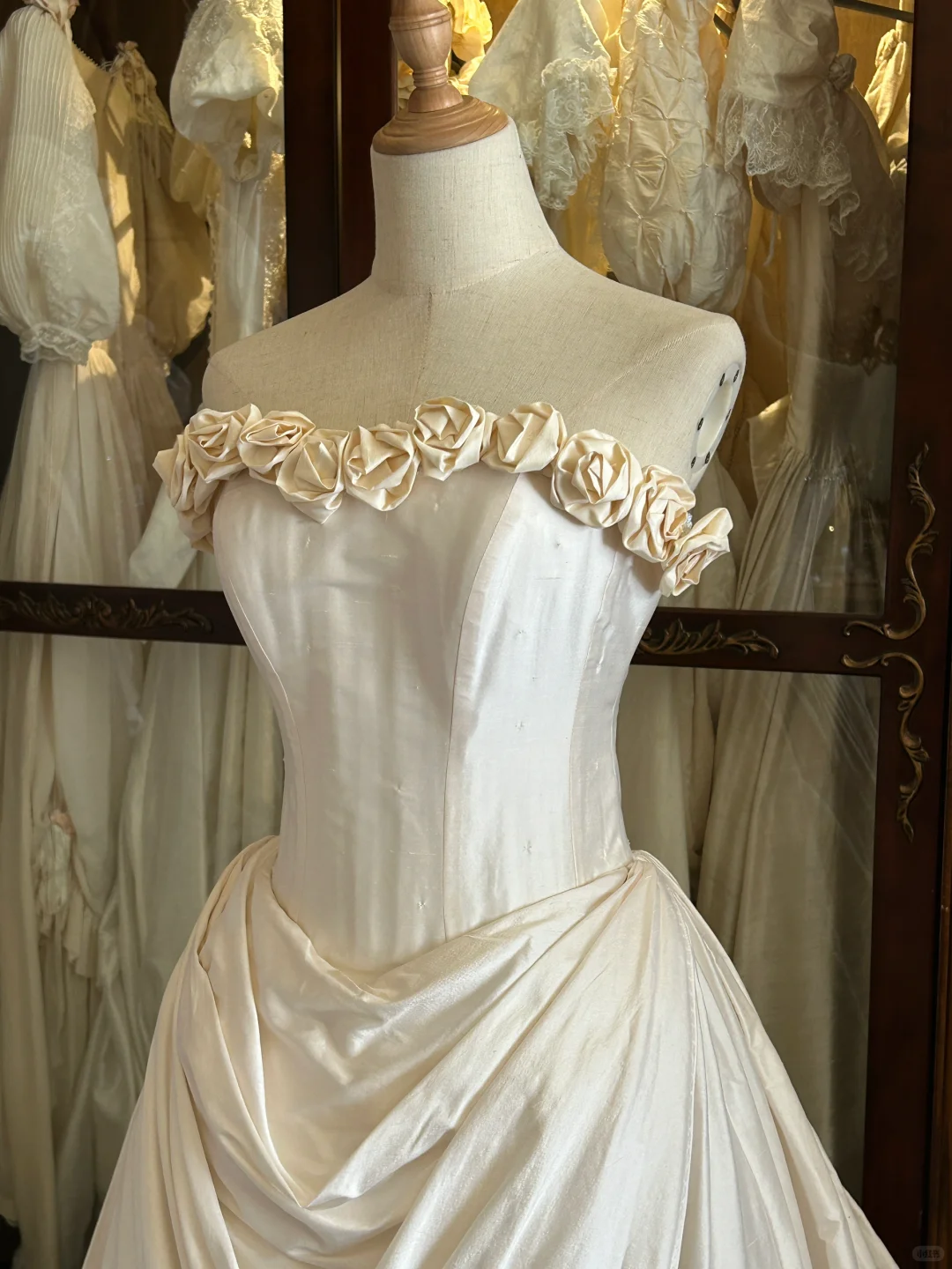 1950s A Line Sweetheart Neck Rose Satin Wedding Dress DP5291