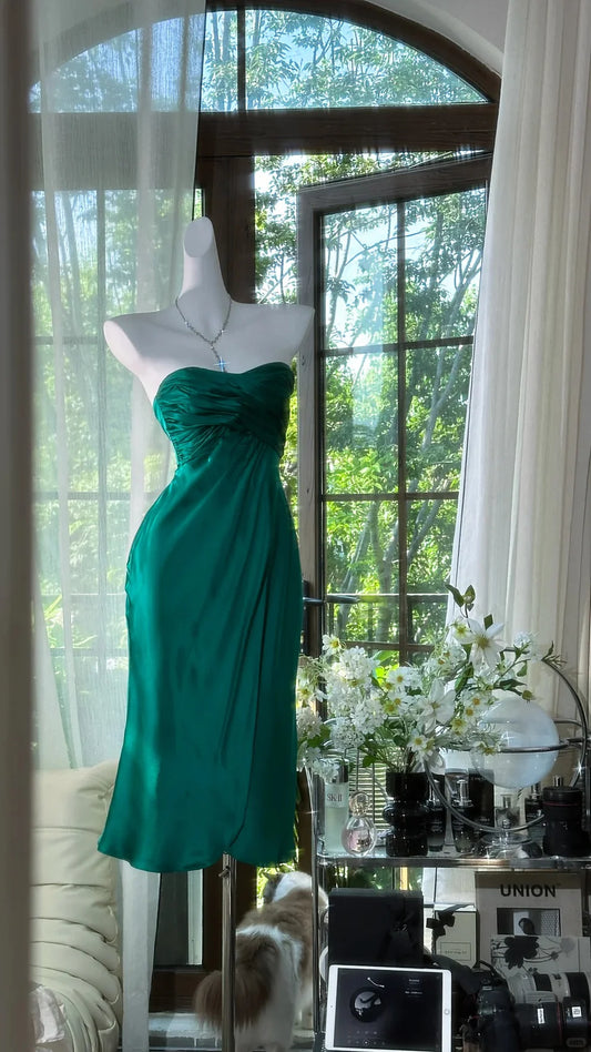 Green Sheath Sweetheart Neck Pleated Satin Short Homecoming Dress Wedding Guest Dress DP3808