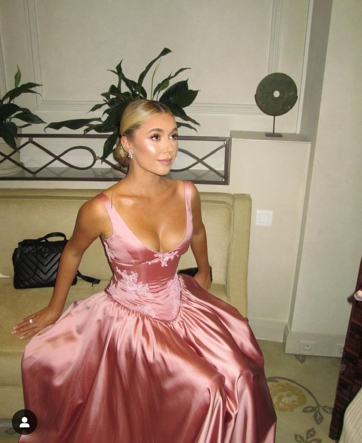 Elegant Pink A Line V Neck Appliques Satin Prom Dress Evening Dress DP1210