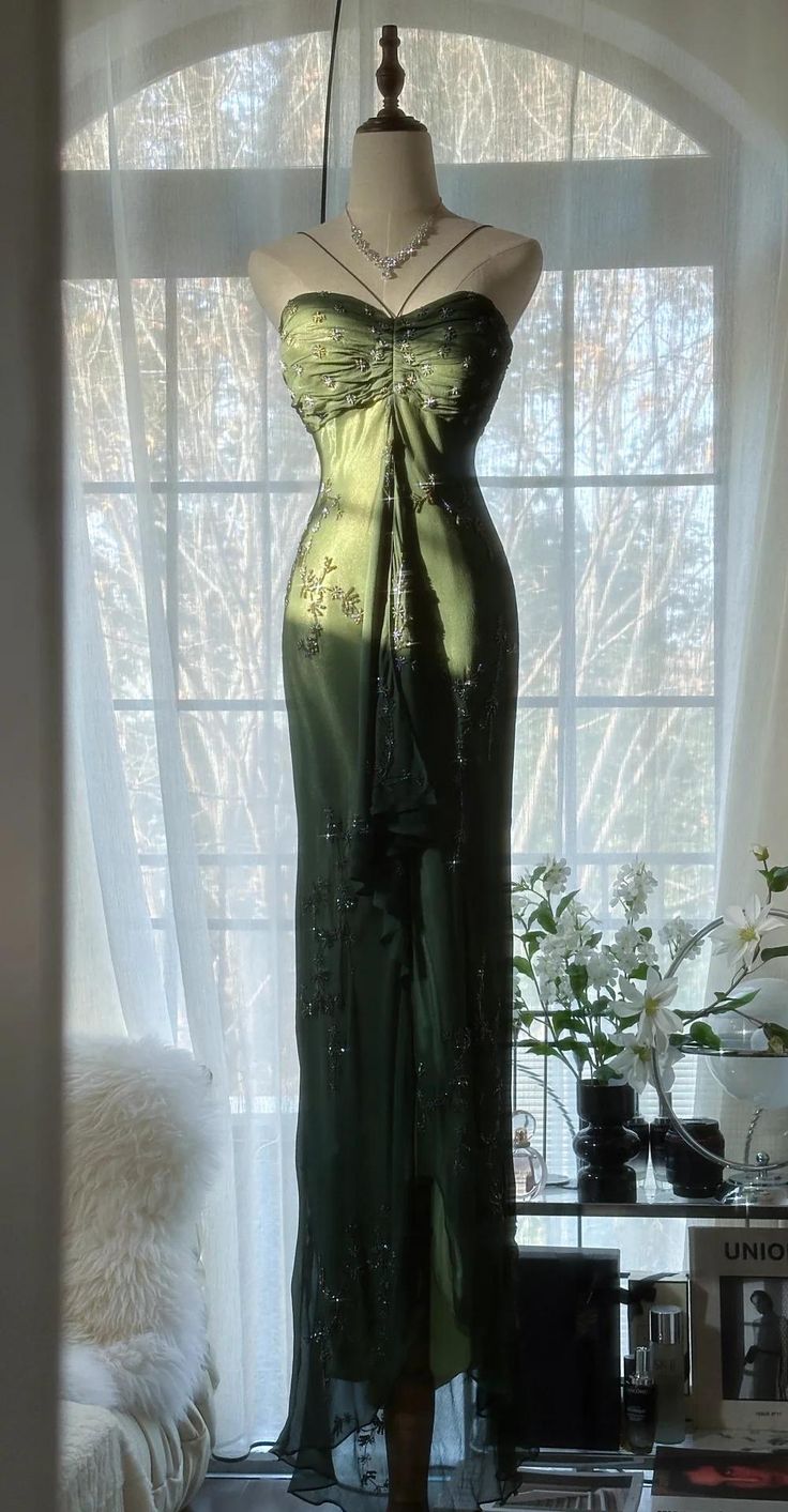 Charming Sheath Halter Beaded Green Chiffon Long Party Dress Evening Dress DP2331