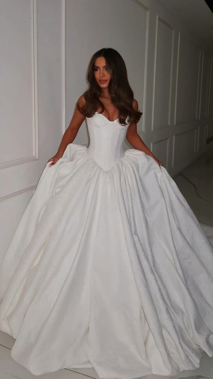 Beautiful Ball Gown Sweetheart Neck White Satin Long Wedding Dress DP7795