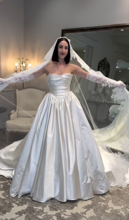 Elegant Ball Gown Strapless White Lace Satin Wedding Dress DP4352