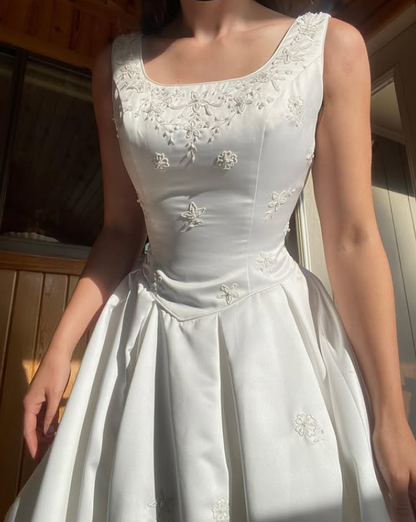 Retro A Line Square Neck Appliques Floral Satin Wedding Dress Prom Dress DP5525