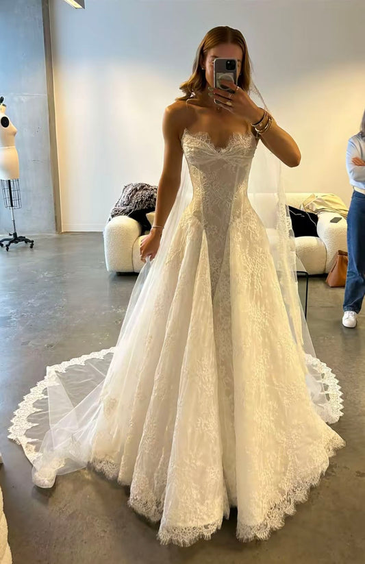 Dreamy A Line Sweetheart Neck White Lace Long Wedding Dress DP7875