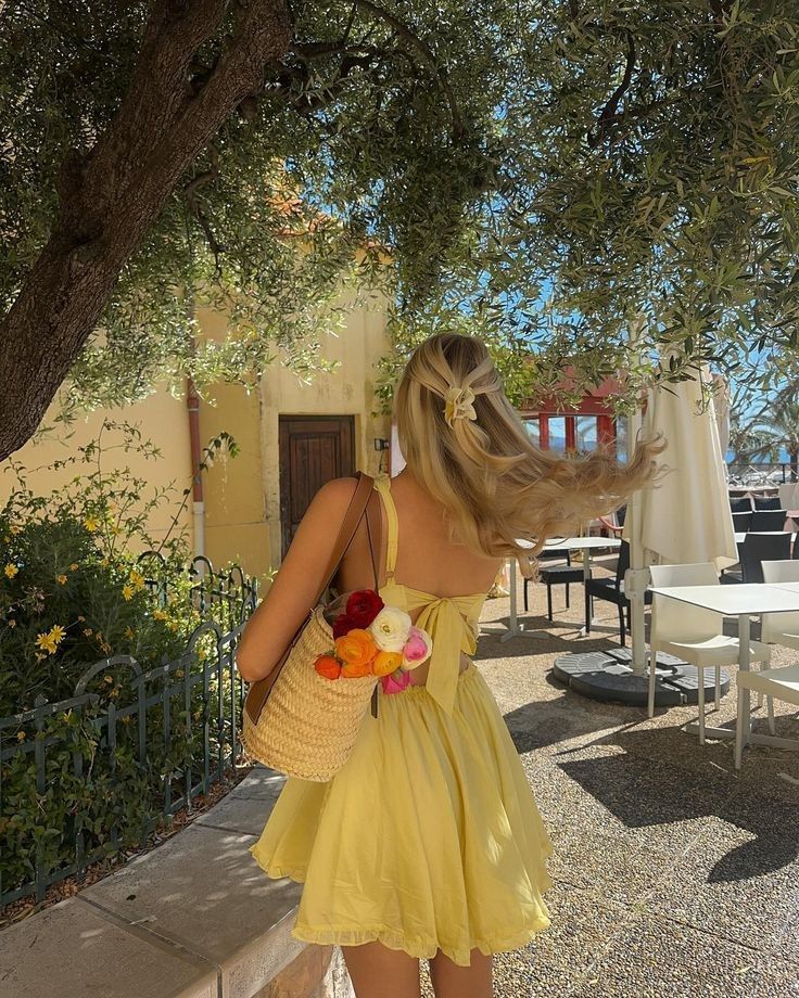 Yellow A Line V-neck Backless Chiffon Short Homecoming Dress DP952
